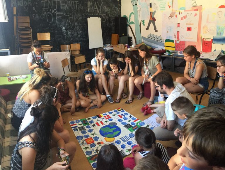Girl guides visit Kumanovo: around the world in 7 days